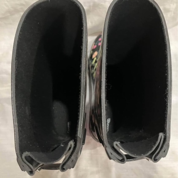 Women’s size 6 floral pattern rubber boots with adjustable calf strap - Picture 8 of 10